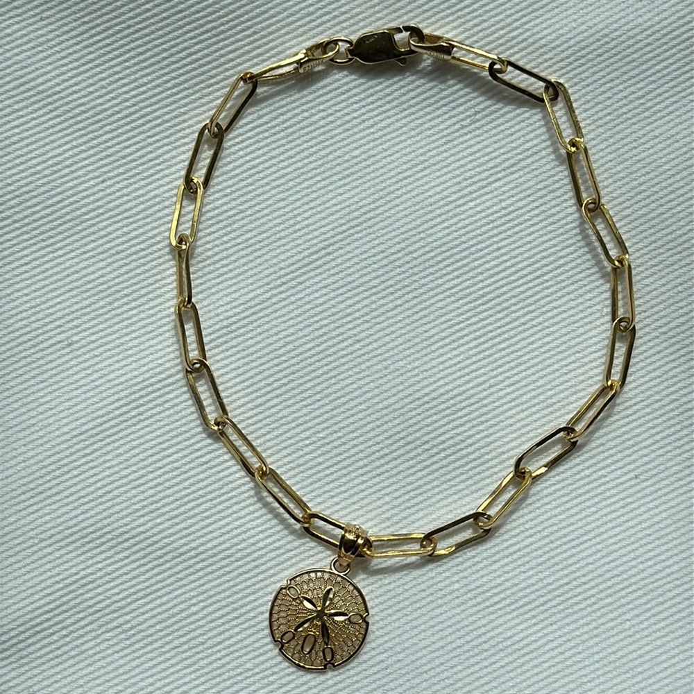 14k Gold Sand Dollar Pendant Charm - Picture 5 of 9